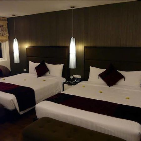 Hotel Orchid Kochi Exterior foto